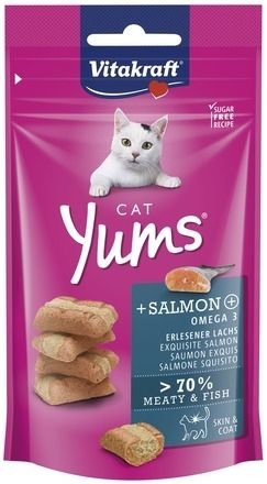 Vitakraft Cat Yums - сочни хапки със сьомга и Омега 3 40гр.